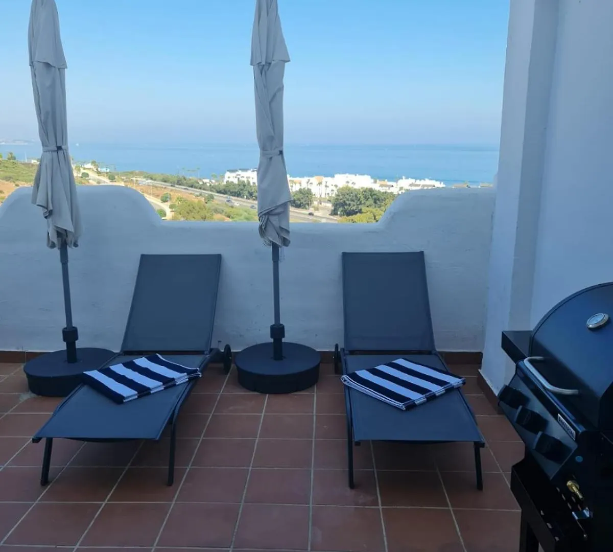 Apt De 3 Dormitorios A 3 Minutos En Coche De La Playa Casares Spain