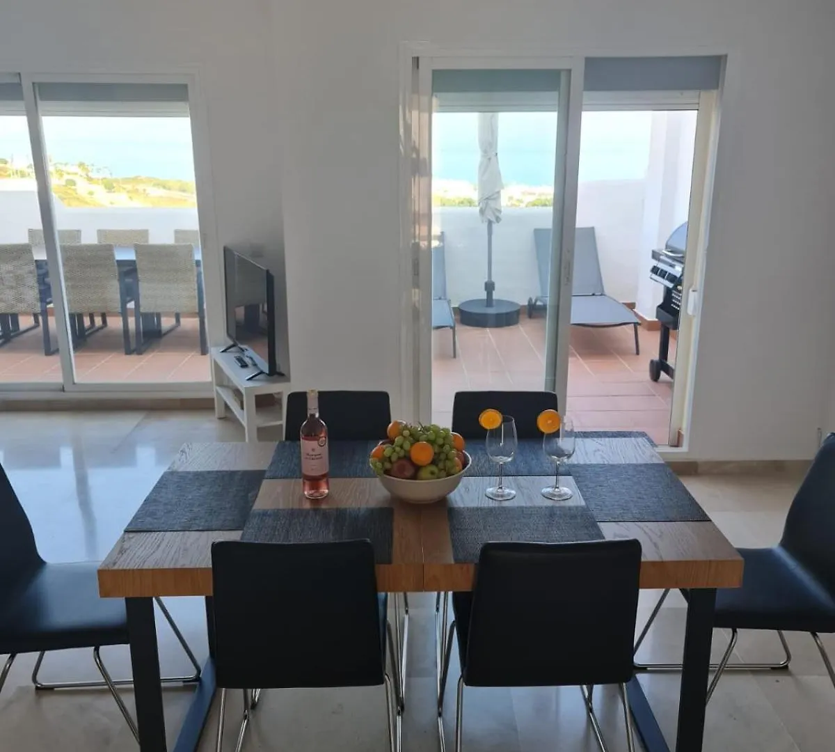 Apt De 3 Dormitorios A 3 Minutos En Coche De La Playa Casares 0*,  Spain