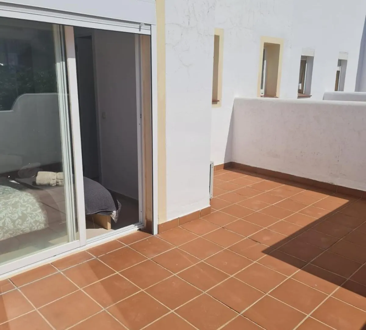Apt De 3 Dormitorios A 3 Minutos En Coche De La Playa Casares 0*,  Spain