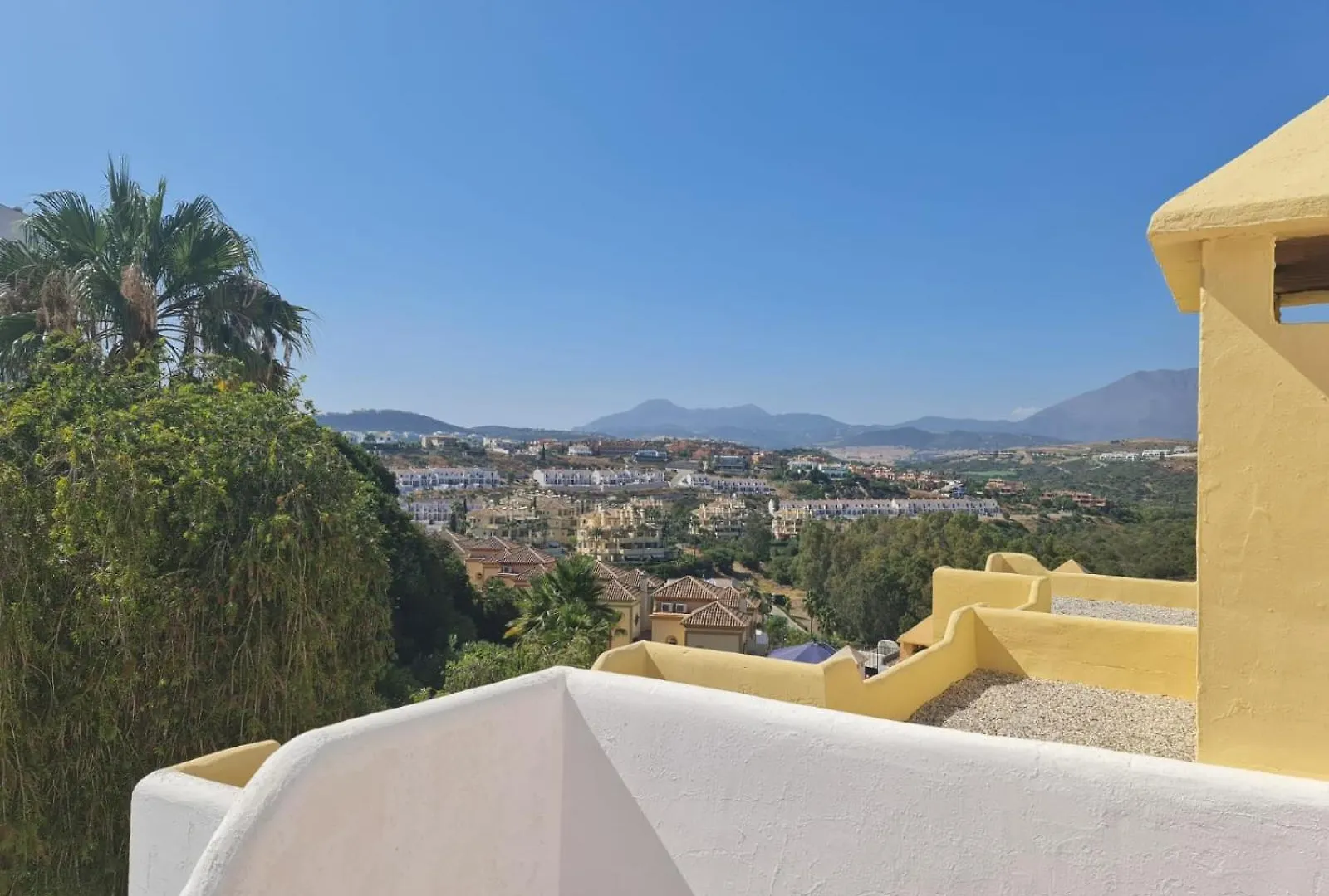 Apartment Apt De 3 Dormitorios A 3 Minutos En Coche De La Playa Casares Spain